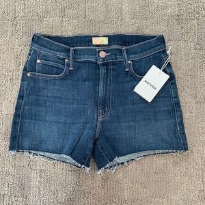 NWT Size 26 Mother Charmer Fray denim shorts